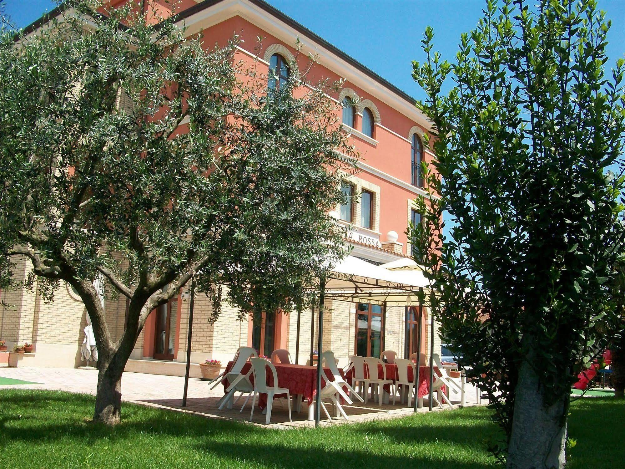 Hotel Ristorante Casa Rossa Alba Adriatica Exterior photo